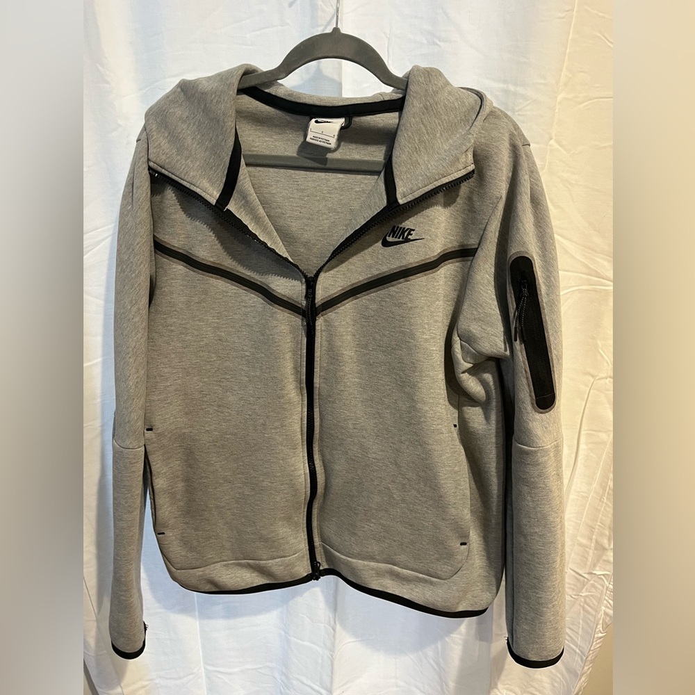 Nike Men’s Gray Double Zip Jacket